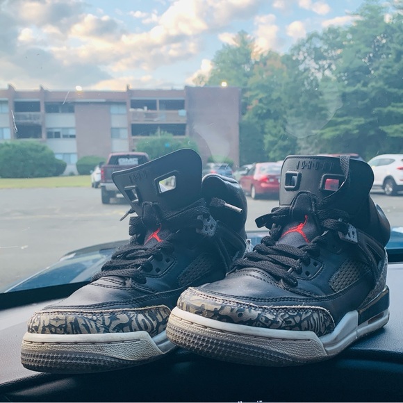 Nike Air Jordan Spizike BG Black Varsity Red Cement Grey 317321-034 Sz 6.5Y - Picture 2 of 16